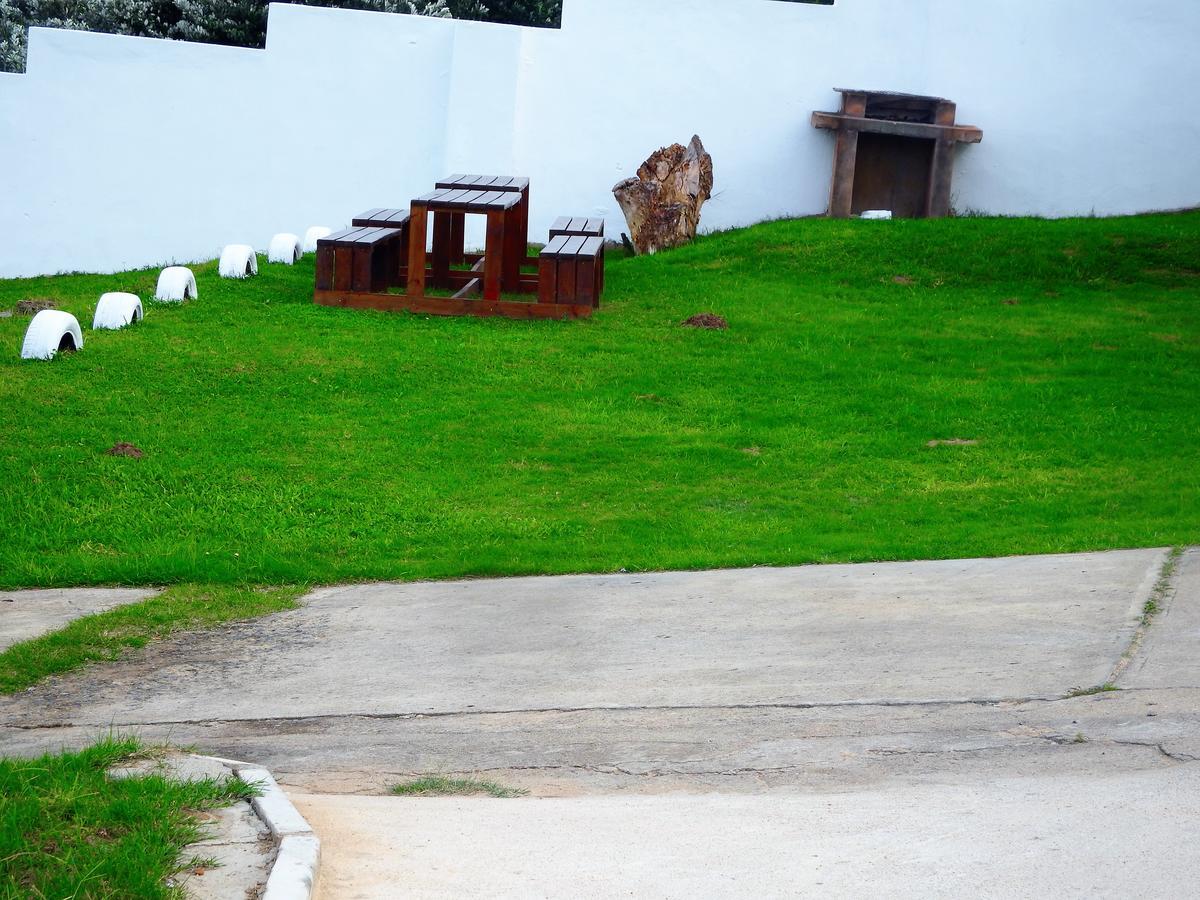 The Whitehouse Hotel Port Shepstone Exterior photo
