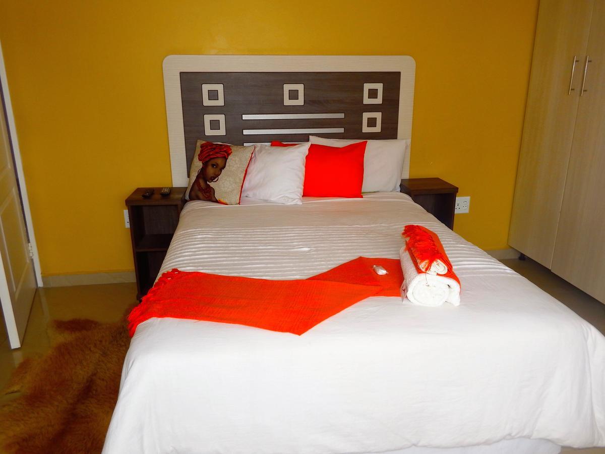 The Whitehouse Hotel Port Shepstone Exterior photo